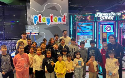 Ünlü oyuncular Gökberk Demirci ve Murat Aygen, çocuklarla Playland’de Buluştu