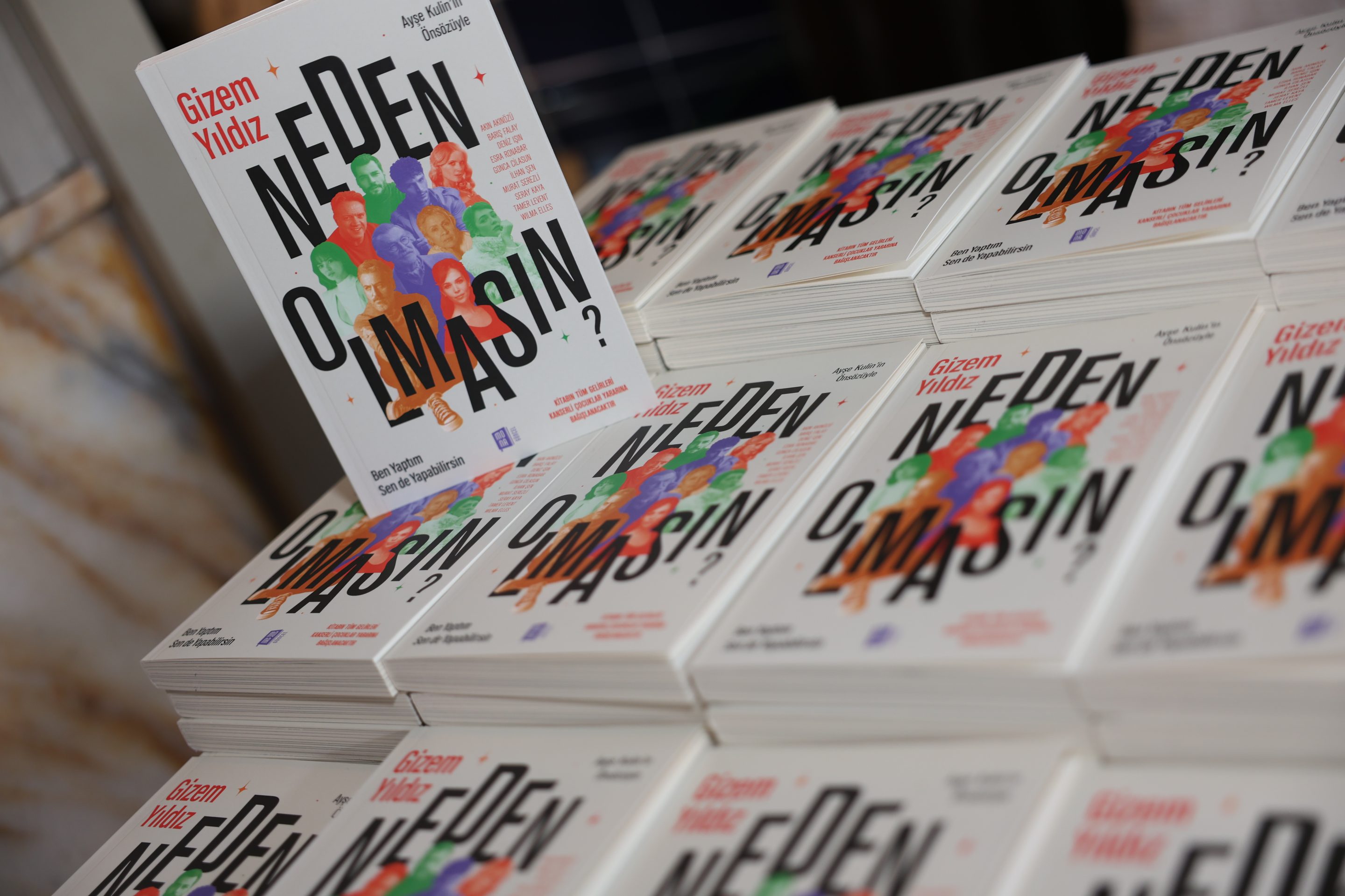Oyuncuların Hayatları Kitap Oldu: “Neden Olmasın”dan Elde Edilen Gelir KAYD’a Bağışlanacak